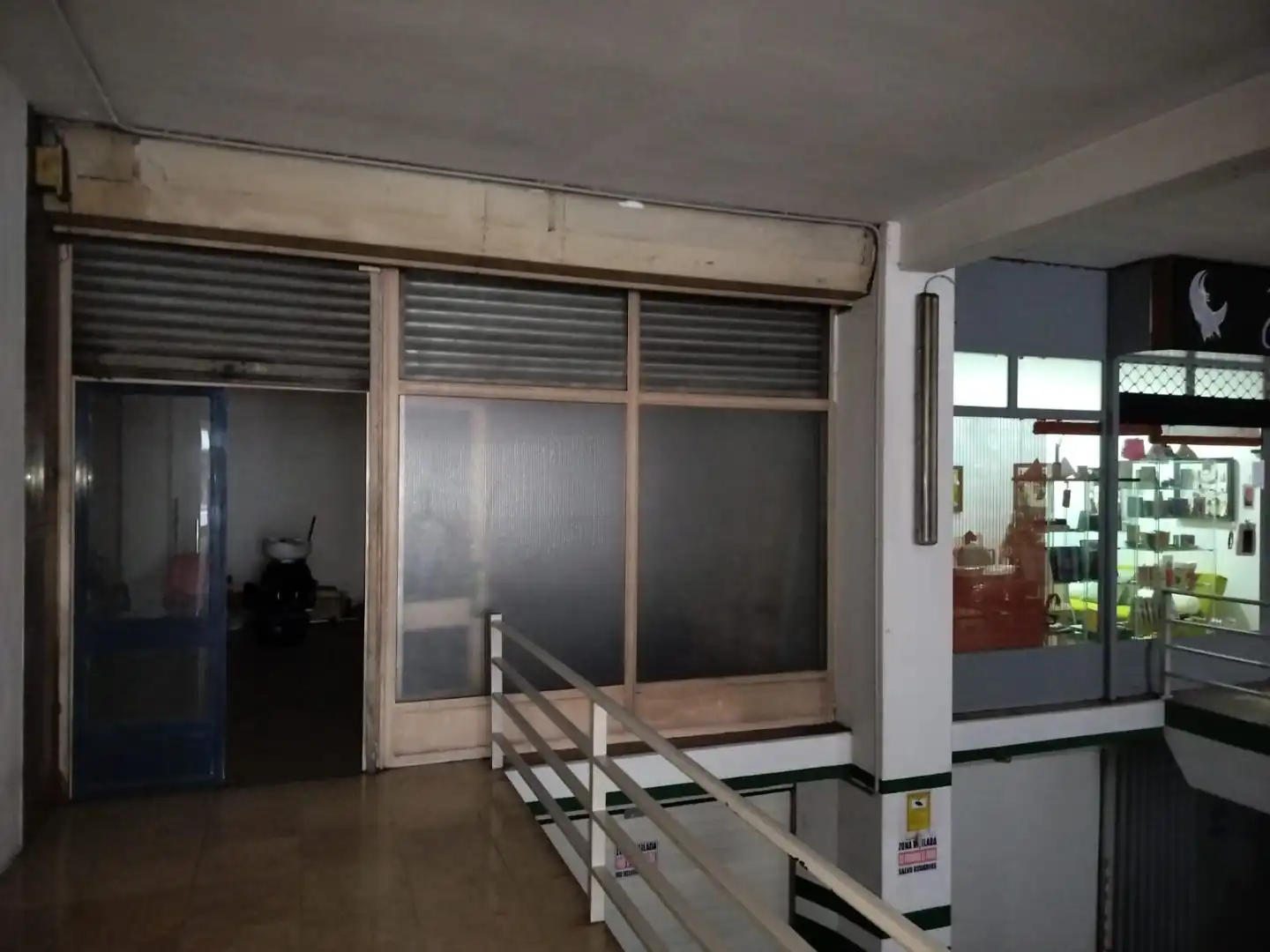 Local comercial en  Rúa de García Barbón 98 - Foto 3