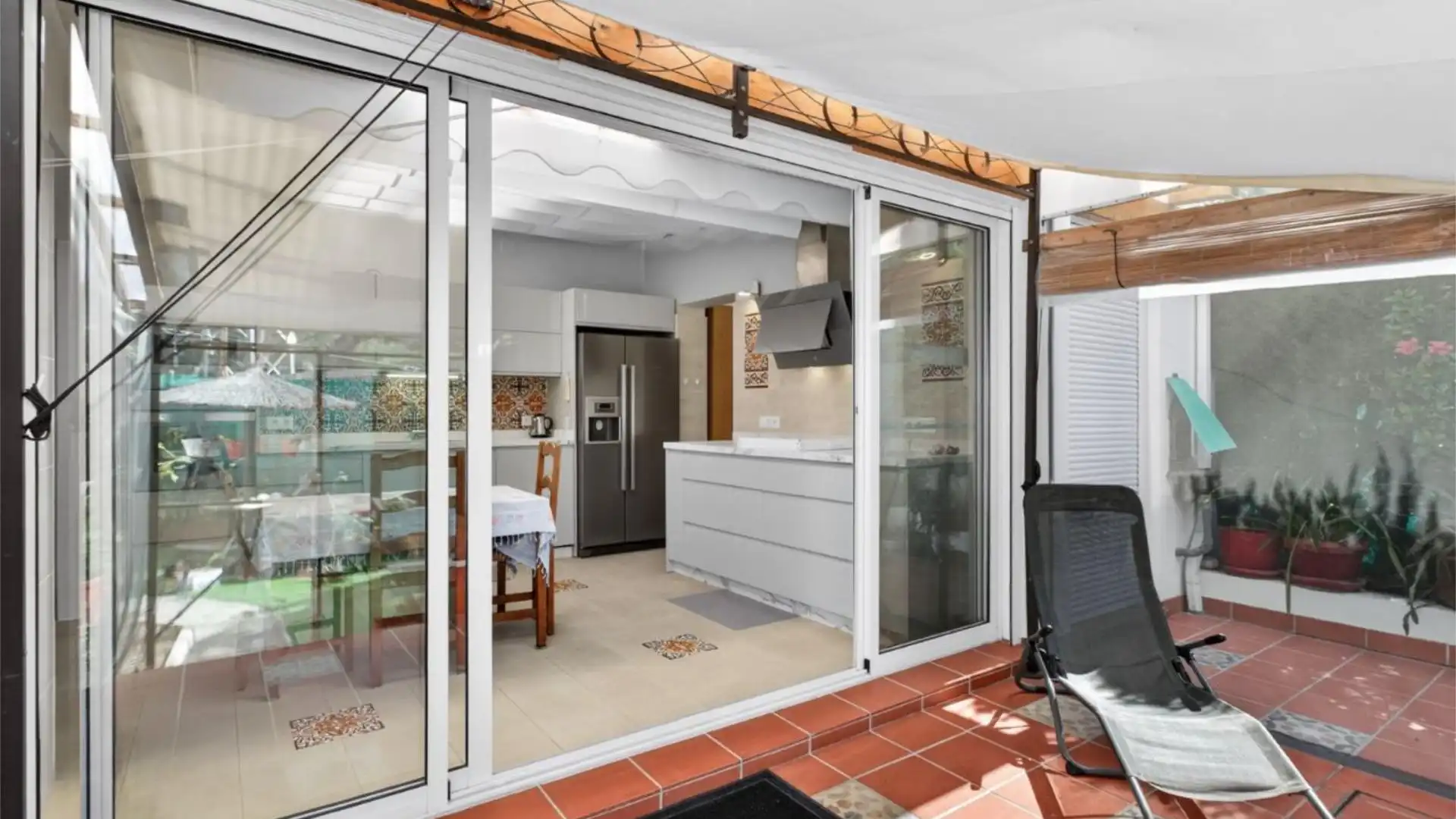 Casa adosada en  Calle Almería 64 - Foto 4