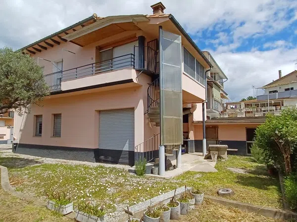 Chalet adosado en Avenida Sant Jordi, 226 - Foto 1