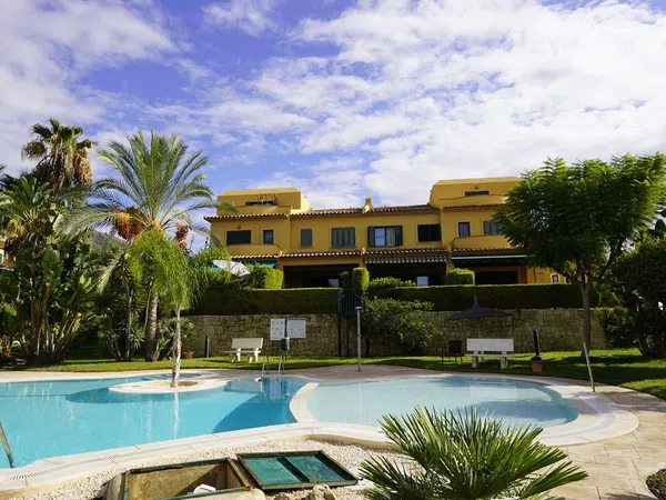 Chalet adosado en Golf Bahía - Foto 4