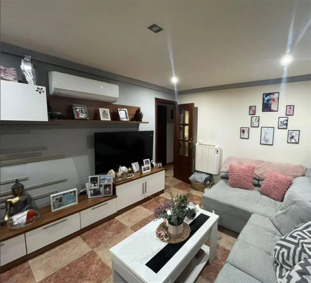 Piso en  Calle Carcabuey 3 - Foto 2