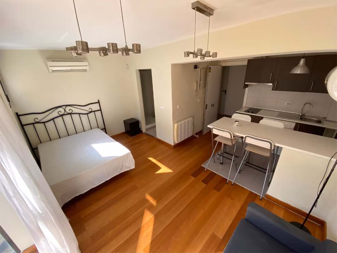 Estudio en  Calle de Juan del Risco 21