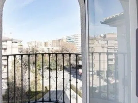 Piso en callejón del Ángel, 25