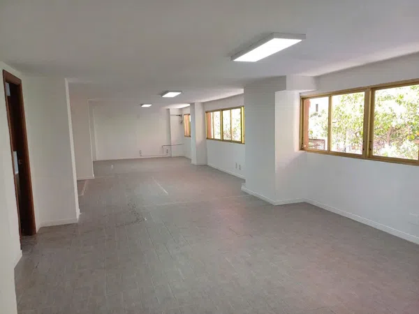 Estudio en calle del Poeta Durán i Tortajada, 20