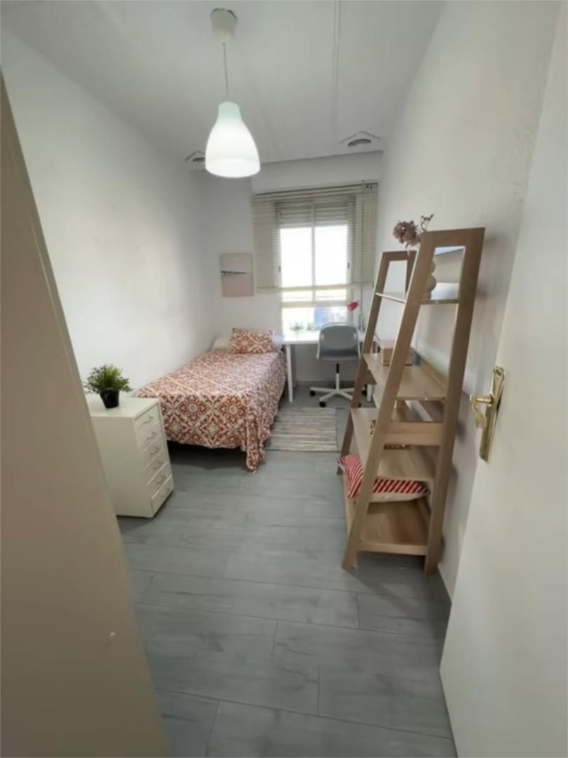 Piso en  Calle Pintor Luis Garay 1 - Foto 17