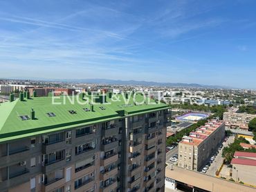 Piso en  Carrer de José María Haro - Foto 2