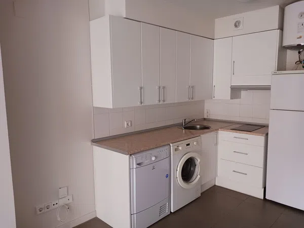 Estudio en calle de Puente la Reina, 39 - Foto 4