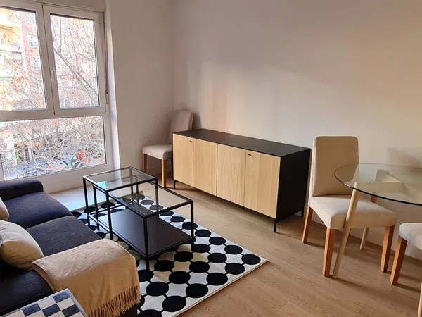 Piso en calle Santiago Bernabéu, 4