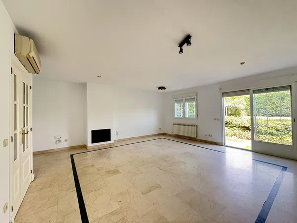 Chalet adosado en Calle de Patones, Zona Pueblo - Foto 1