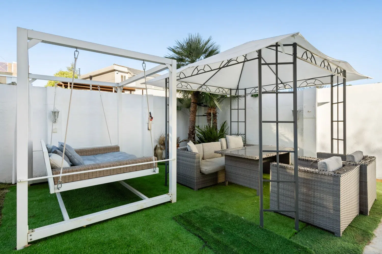 Chalet pareado en Barrio El Plantío - Foto 2