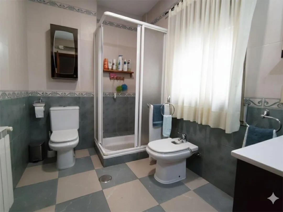 Casa adosada en  Calle Sagunto 41 - Foto 23