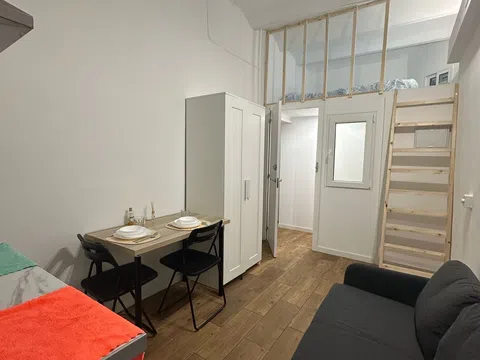 Estudio en calle d'Alella, 17