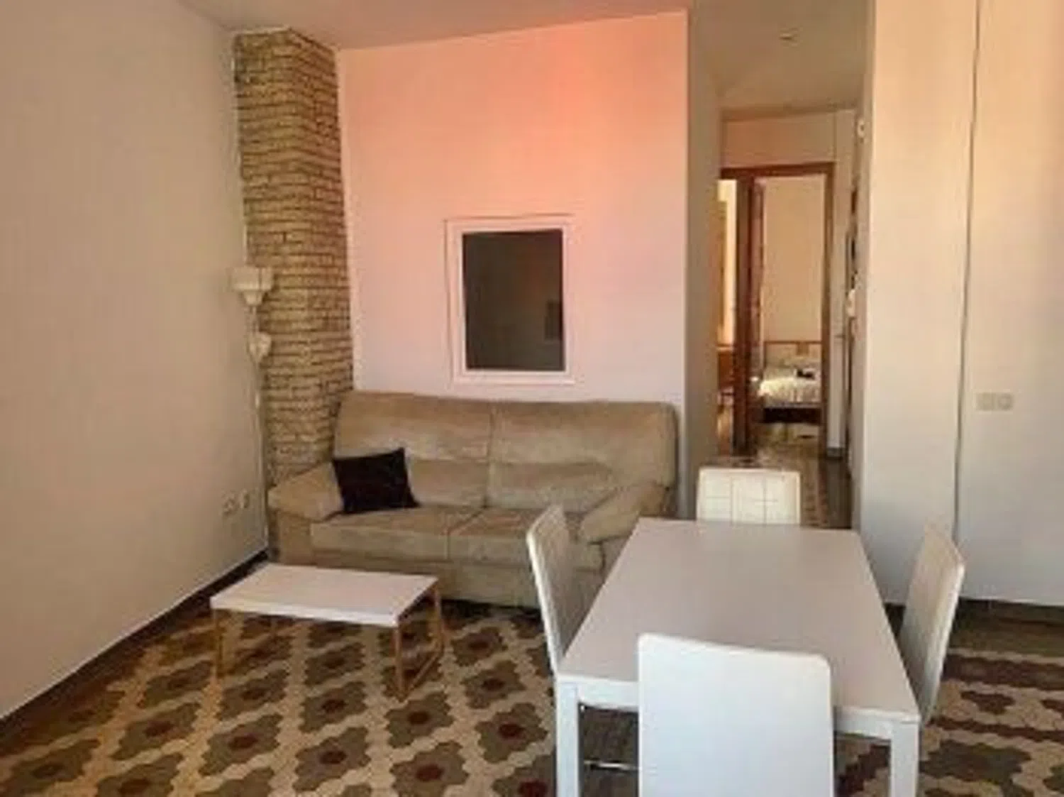 Piso en C. de Sagunto, 105 - Foto 1