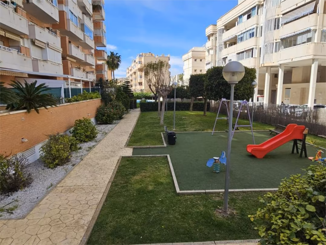 Piso en  Carrer Maria Moliner 3 - Foto 3
