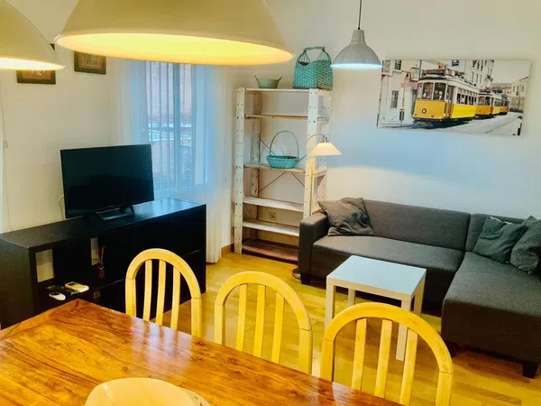 Piso en calle de la Reina Mercedes, 8