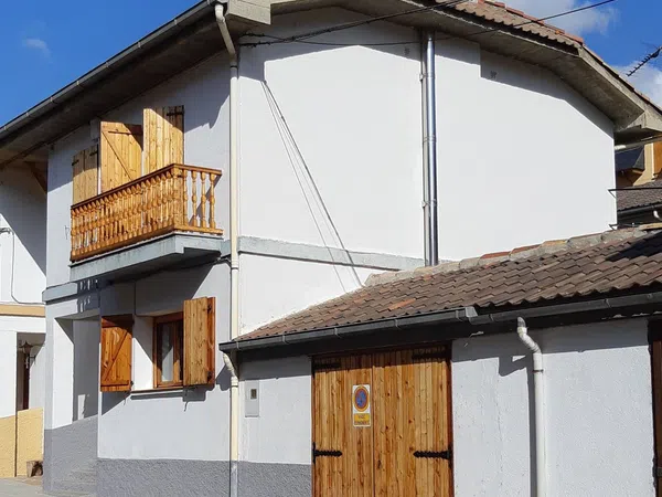 Chalet adosado en Calle Reina Sofía, 6 - Foto 1