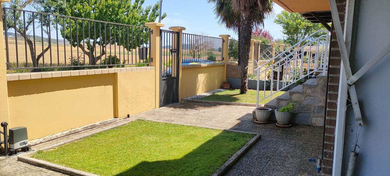 Chalet adosado en Calle c Poblado de Los Angeles, 11 mv, Bayas - Polígono, Bayas - Polígono - Foto 2