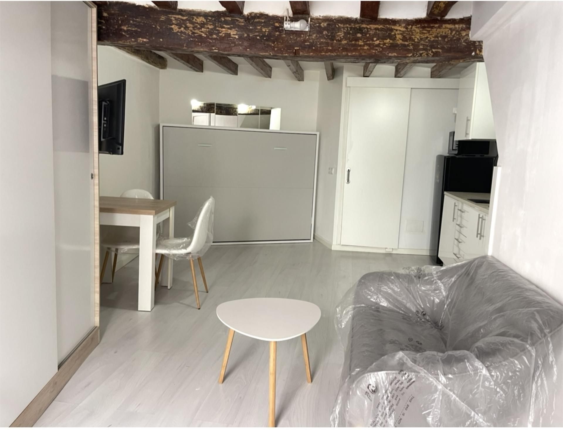 Estudio en  Carrer de Sant Alonso 18 - Foto 1