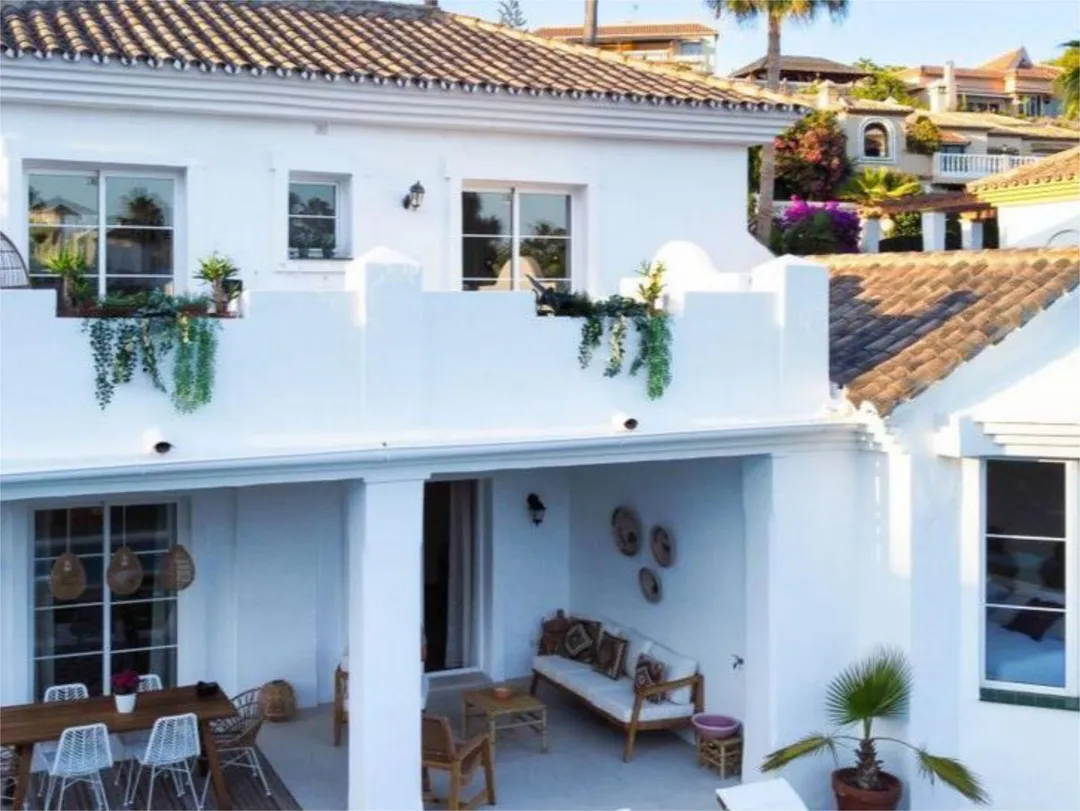 Casa adosada en  Avenida del Cortijo 5 - Foto 3