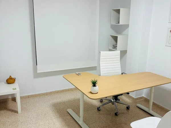 Oficina en Avenida de los Almendros, 23 - Foto 1
