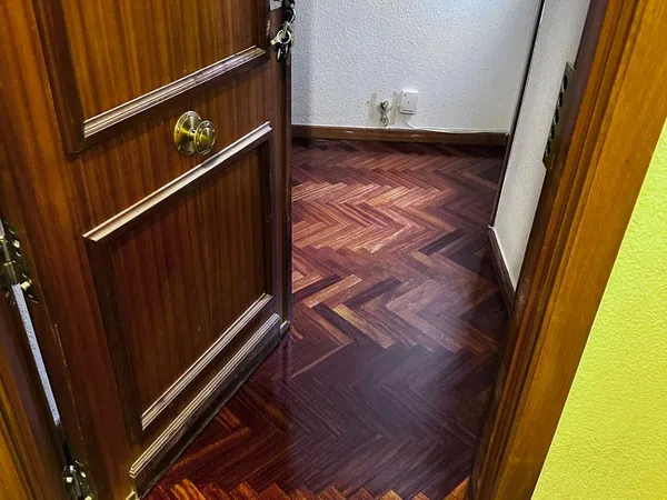 Piso en calle de Granada, 11