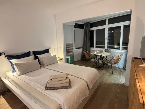 Estudio en calle dels Llums, 1