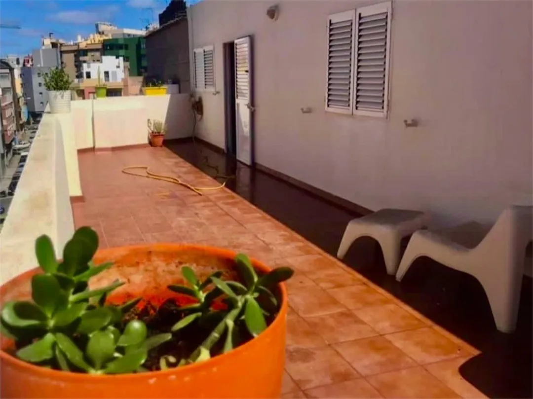 Ático en  Calle Vergara 23