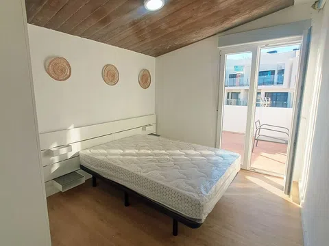 Casa independiente en avenida Novelda, 52