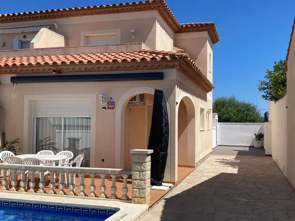Chalet adosado en Calle Formentera, 35, Centro - Foto 1