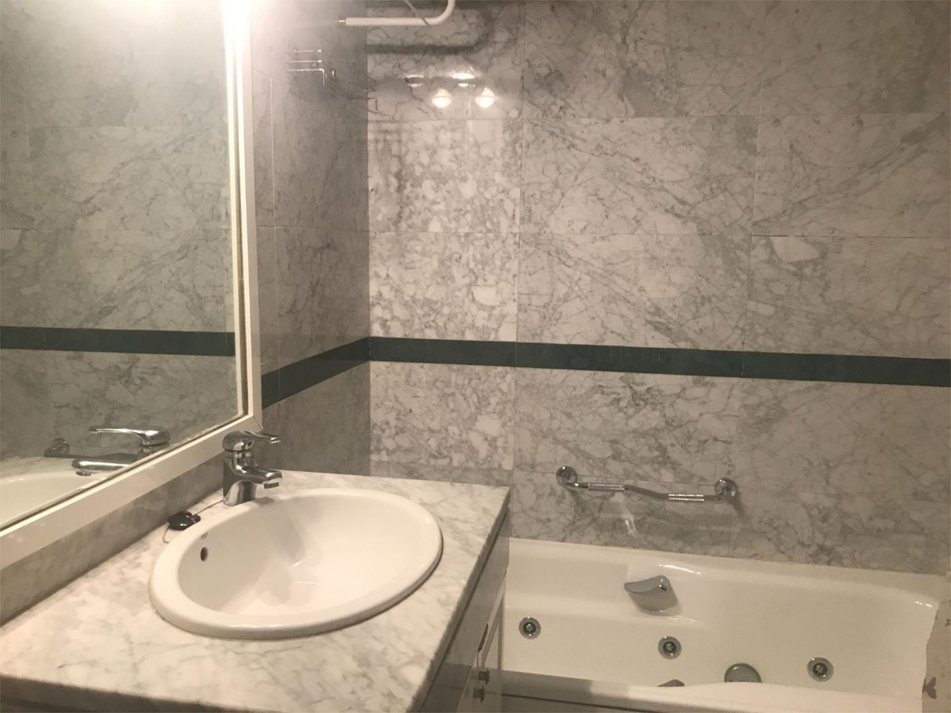 Piso en  Calle de Josep Pla 6 - Foto 28