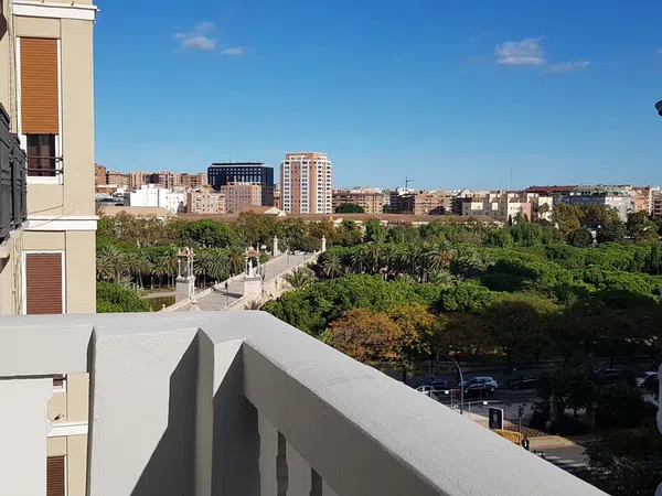 Piso en calle de Cirilo Amorós, 85