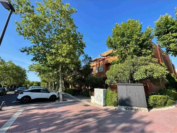 Chalet adosado en avenida valencia, 20