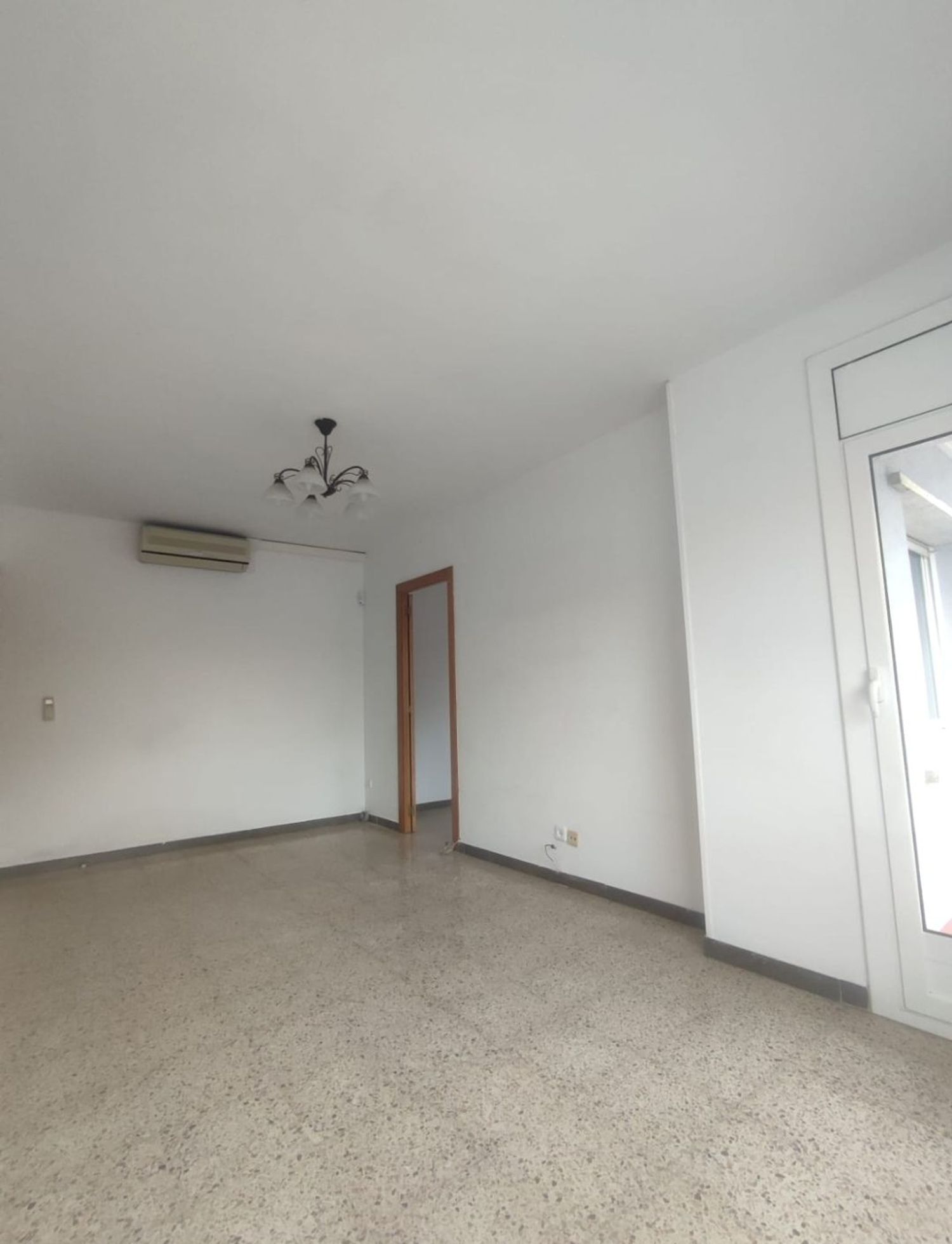 Piso en avenida del Carrilet, 337 - Foto 2