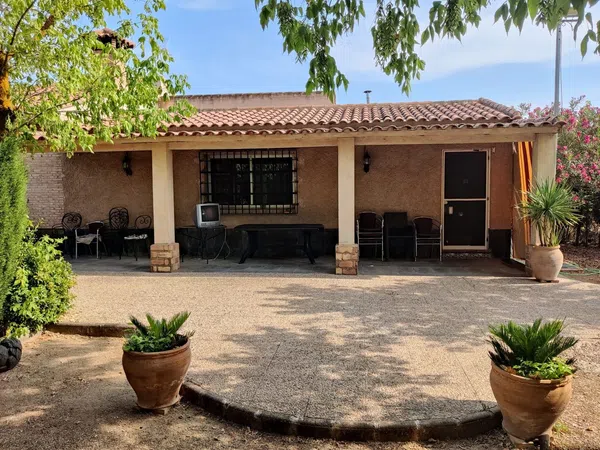 Casa o chalet independiente en Via Fernán Caballero s/n - Foto 2