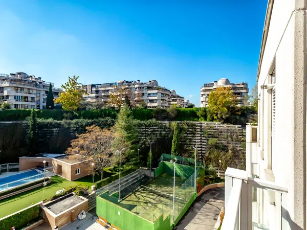 Piso en avenida del Talgo, 125