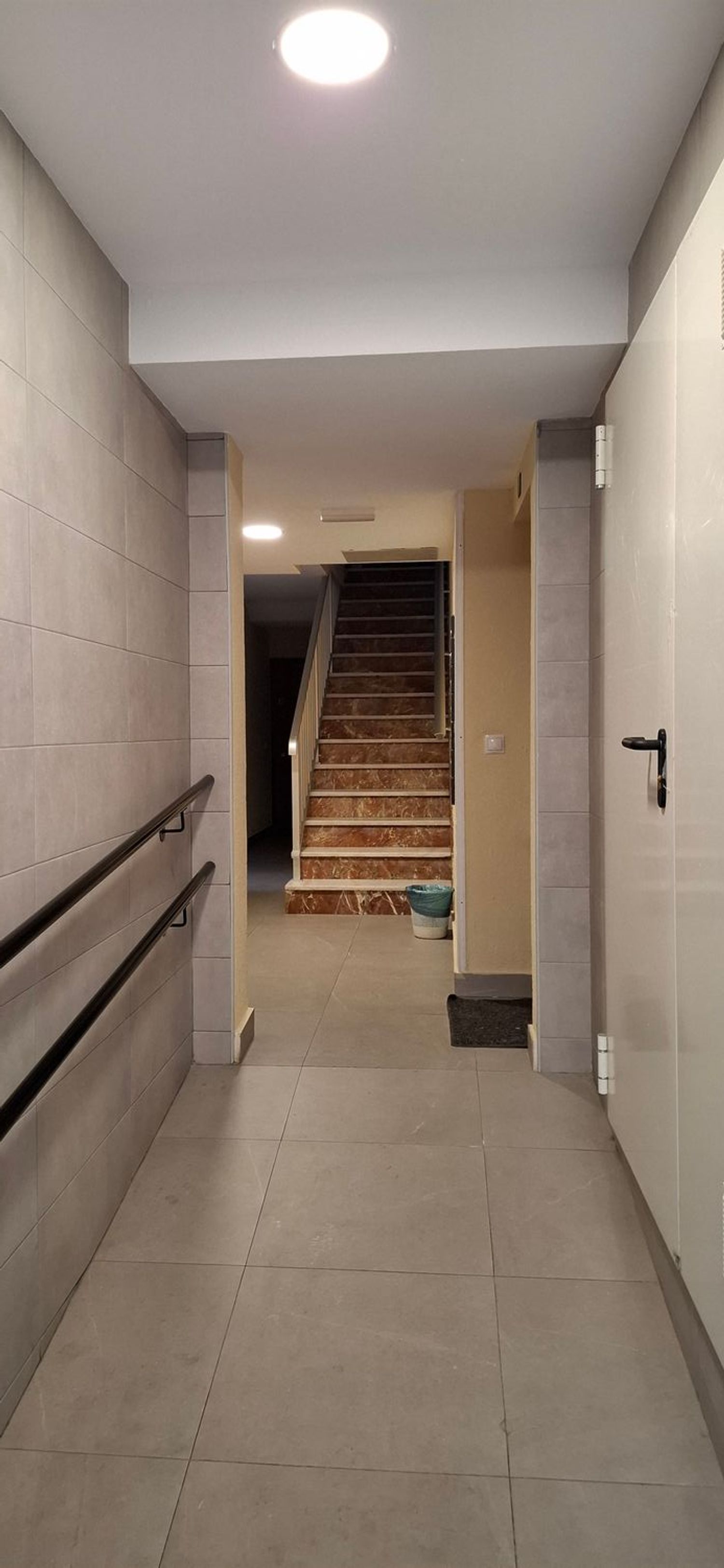 Piso en calle de Camarena, 234