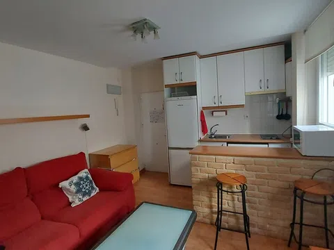 Piso en calle San Raimundo, 59