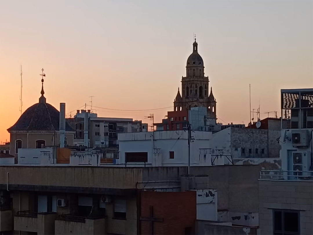 Piso en  Calle de la Gloria 80