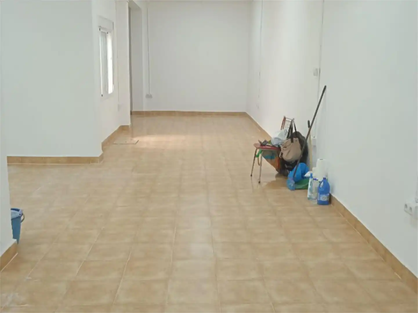 Local comercial en  Calle Guadalimar 13B - Foto 3