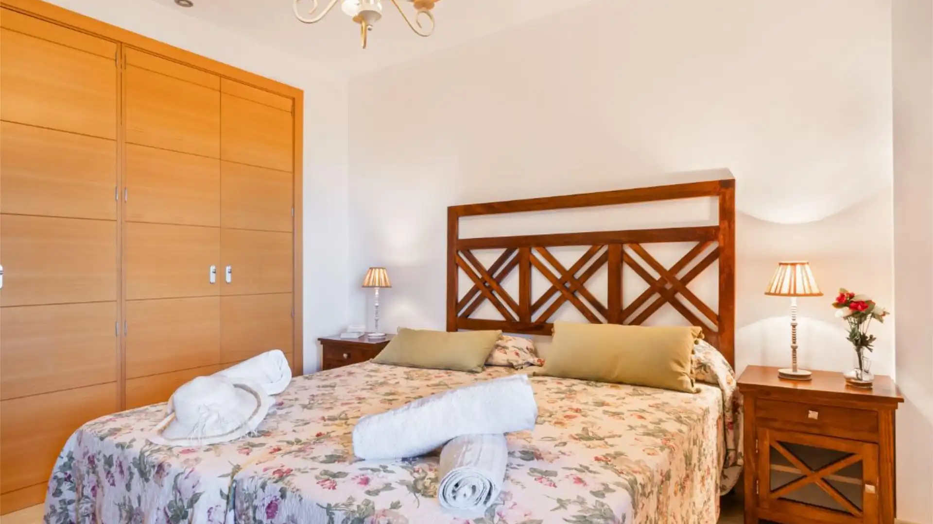 Casa adosada en  Calle Teodosio 12 - Foto 7