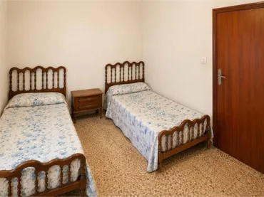 Chalet en Barrio pequeño - Foto 6