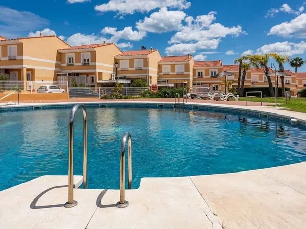 Chalet adosado en Alameda de Manilva, 25 - Foto 1