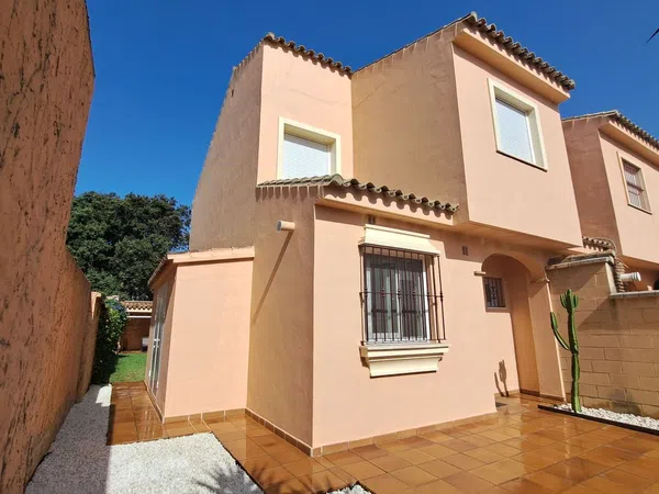 Chalet pareado en Avenida Diputación, 2, El Rinconcillo - San José Artesano, El Rinconcillo - San José Artesano - Foto 2