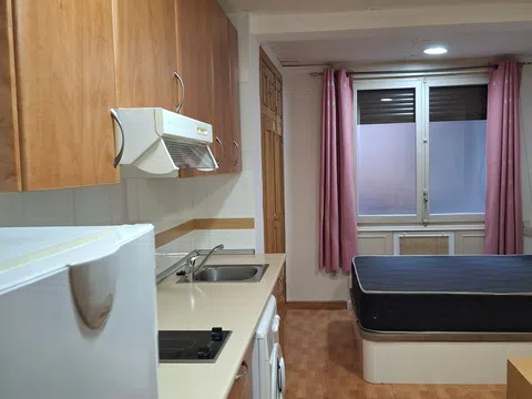 Estudio en Reina Mercedes, 60
