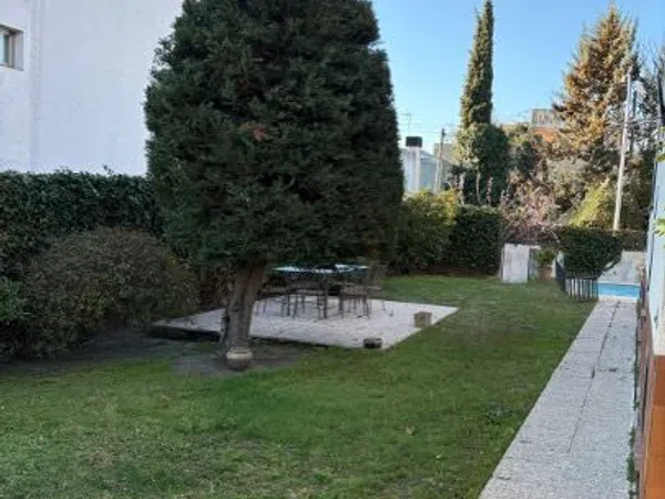 Chalet pareado en Barrio El Plantío - Foto 1