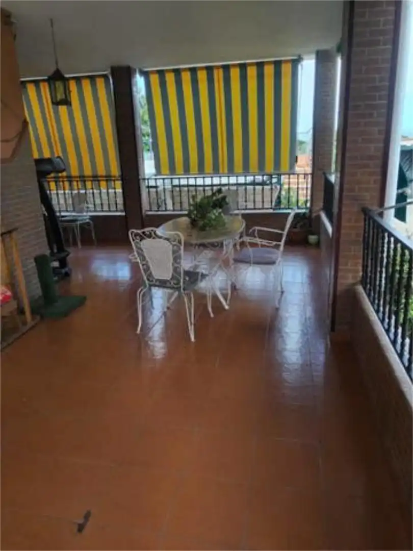 Casa adosada en urbanización - Foto 9