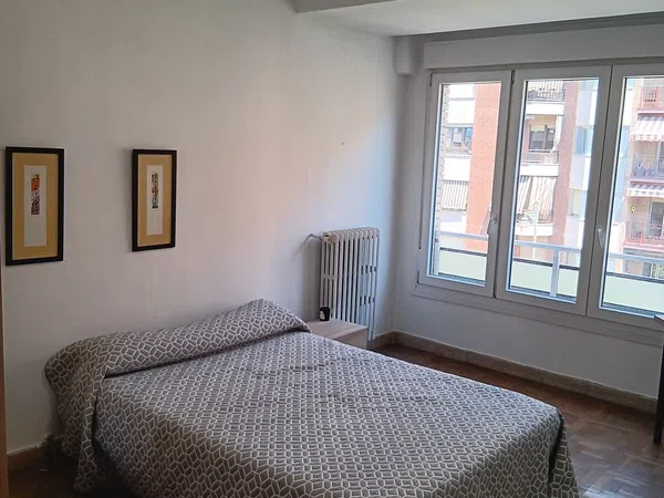 Piso en Avenida de la Paz, 64, Residencia, Residencia - Foto 1