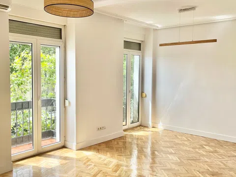 Piso en calle de Alfonso XII, 19