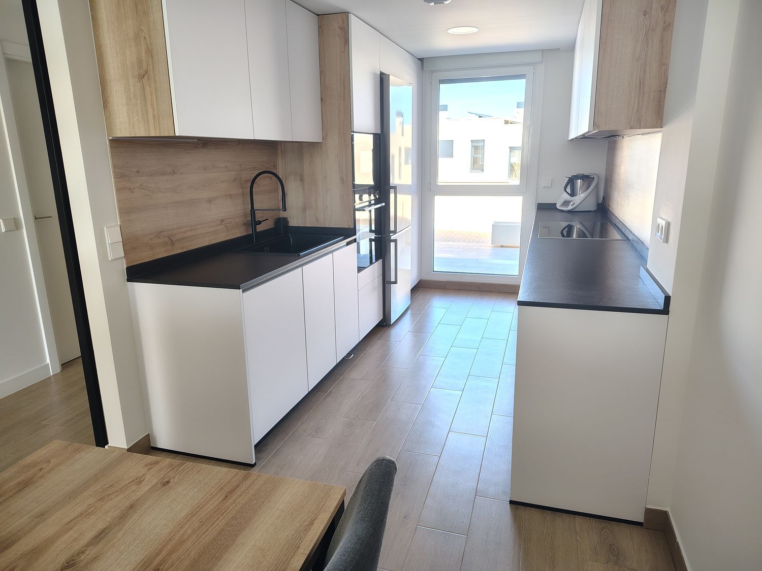 Chalet adosado en Primera Fase - Nuevo Tres Cantos - Foto 9