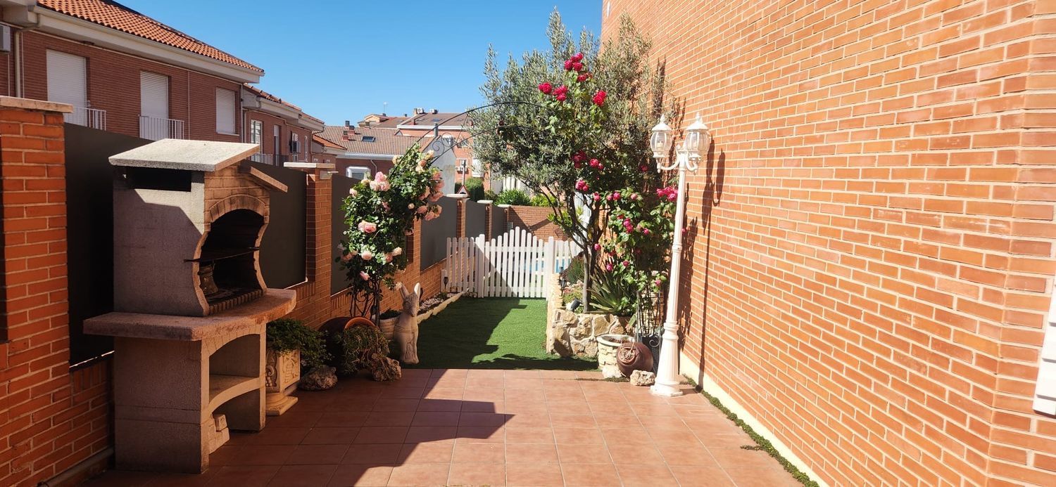 Casa o chalet independiente en Calle Fray Luis de Granada, 1 - Foto 6